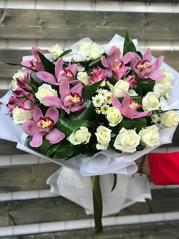 Букет цветов из: Розы и Хризантемы в Мамонах