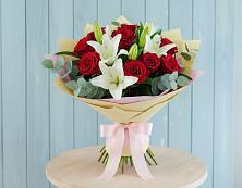 Букет цветов из:  Лилии и Розы в Мамонах