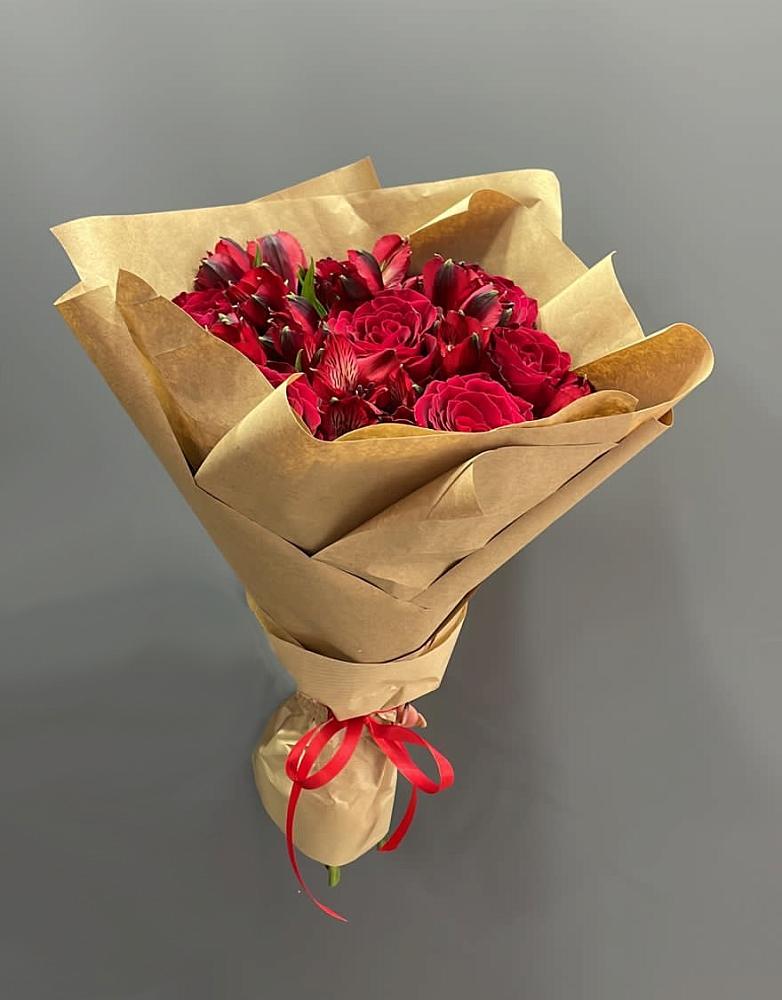 Букет цветов из: Альстромерии и Розы в Мамонах