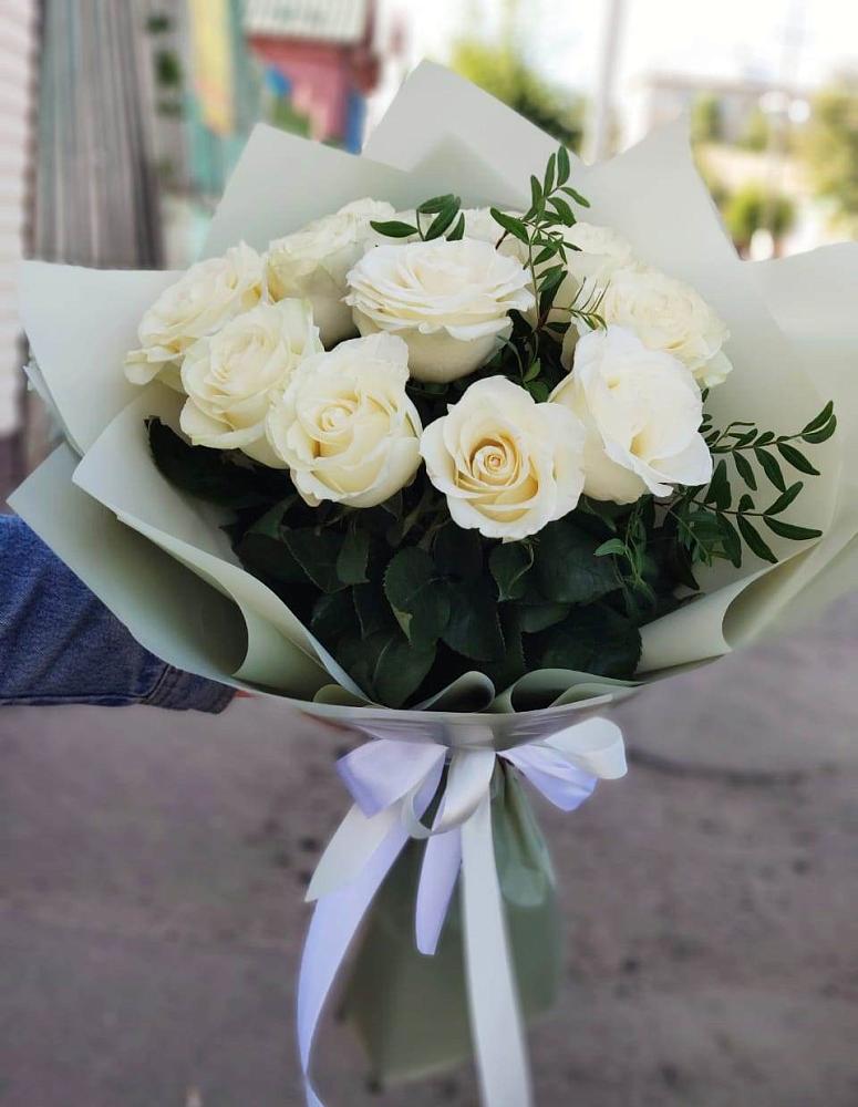 Букет Белые розы Проуд в Мамонах