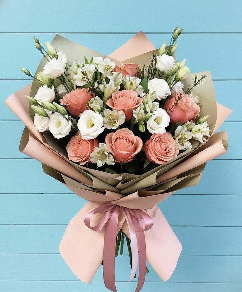 Букет цветов из: Розы, Альстромерии и Лизиантусы в Мамонах