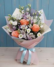 Букет цветов из:  Лизиантусы, Розы, Альстромерии и Гипсофила в Мамонах