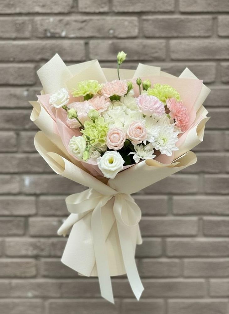 Букет цветов из: Гвоздики, Розы, Лизиантусы и Хризантемы в Мамонах