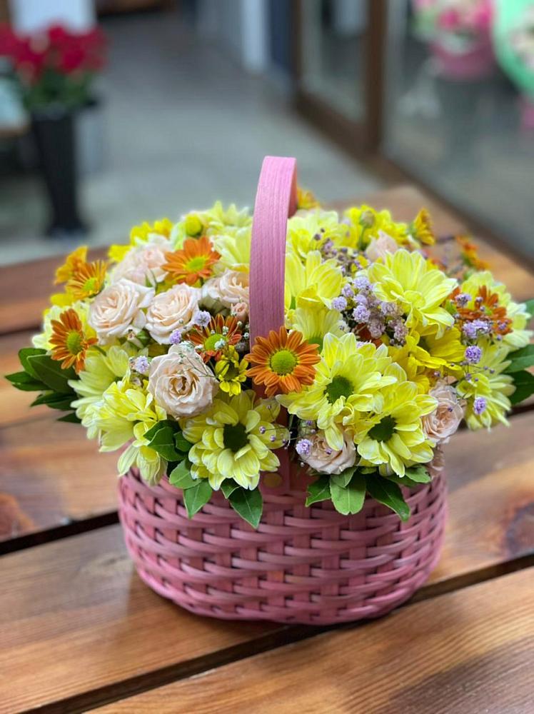 Цветочная композиция из Хризантемы и Розы в корзине в Мамонах