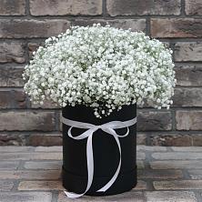 Цветочная композиция из Гипсофила в шляпной коробке в Мамонах