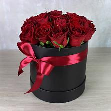 Цветочная композиция из Розы в шляпной коробке в Мамонах