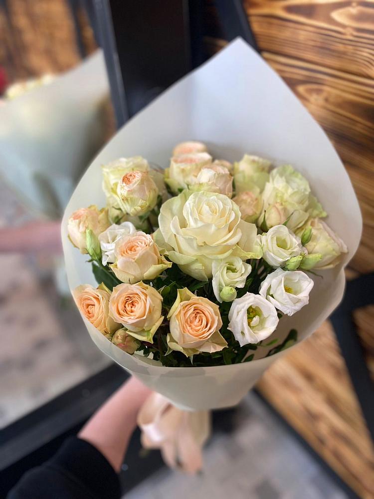 Букет цветов из: Розы и Лизиантусы в Мамонах