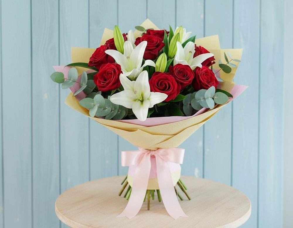 Букет цветов из: Лилии и Розы в Мамонах